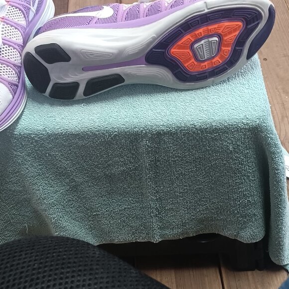 Nike,s women shoes - Picture 3 of 3